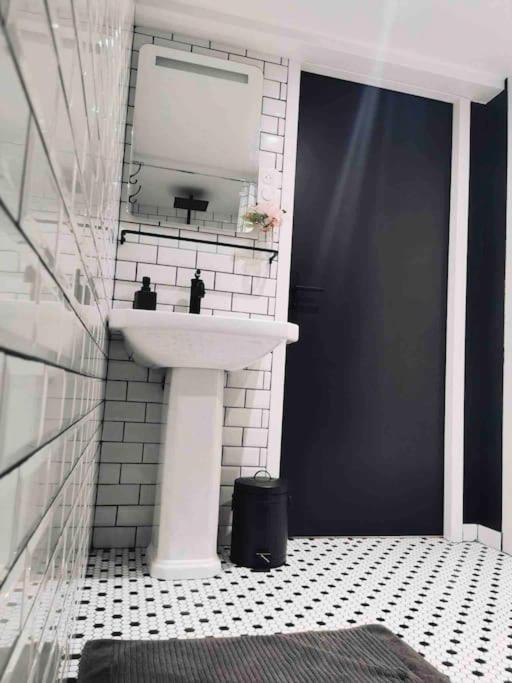 Chalet Cosy Secteur Calme Tram A 120 M Gare Aeroport Cenon Εξωτερικό φωτογραφία